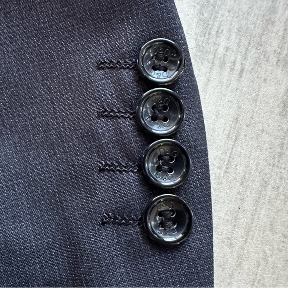 DOLCE & GABBANA Luxurious Charcoal Check Sport Coat - 42R - Picture 4 of 13